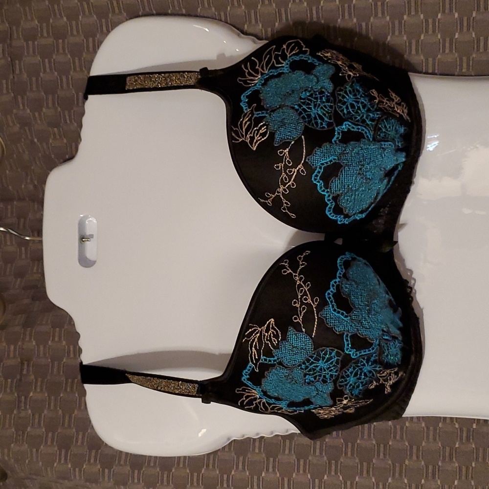 Empreinte Black with Floral embroidery 32E bra